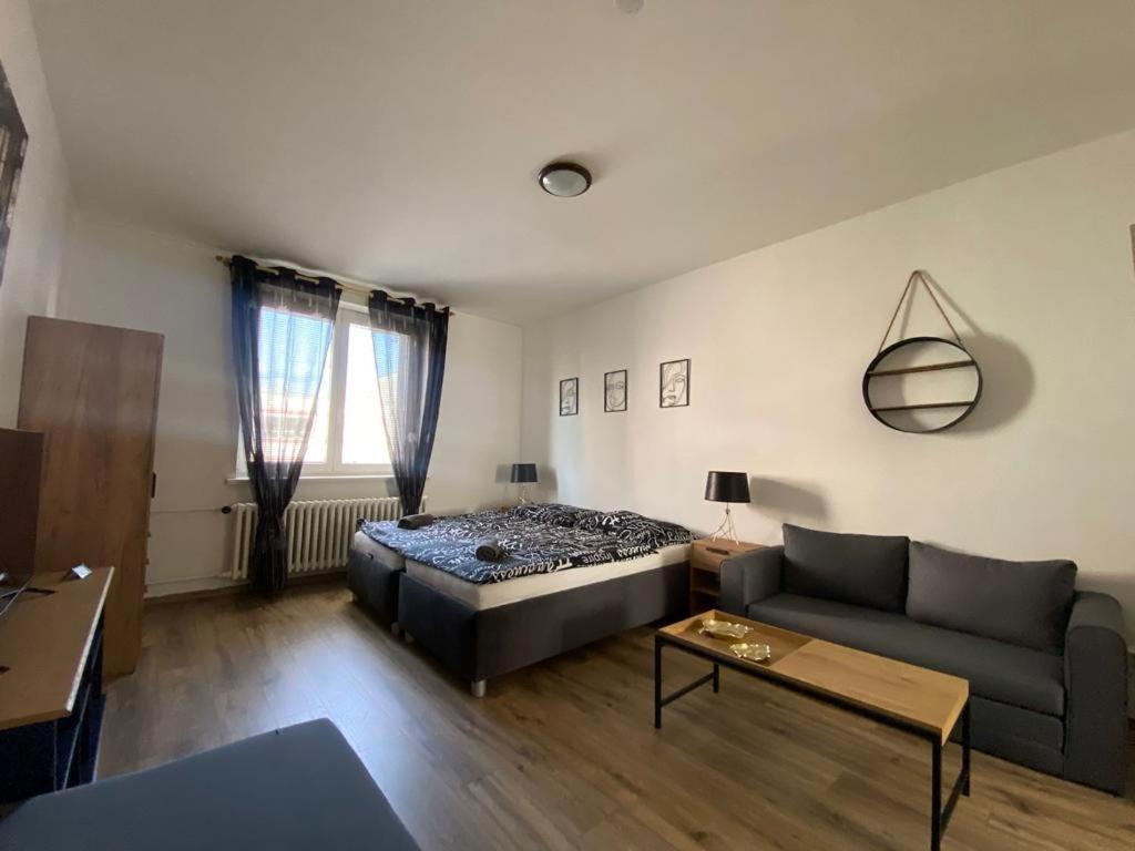 Cerna Ruze - Apartman 4 Plzeň Exterior foto