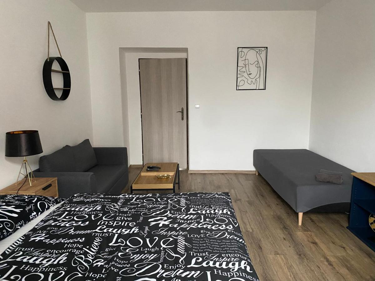 Cerna Ruze - Apartman 4 Plzeň Exterior foto